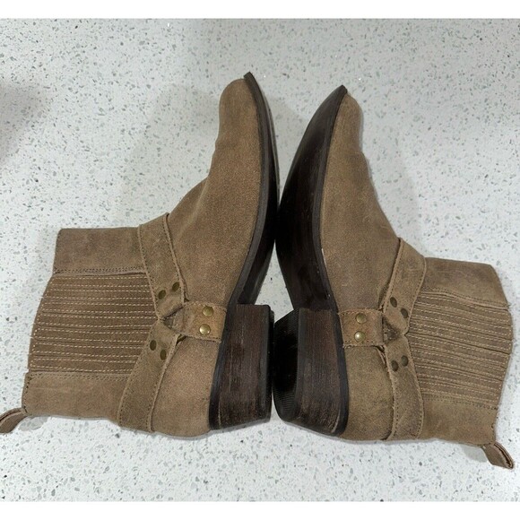 Very Volatile Boots Womens 8.5 Harness Strap Slip On Suede Wood Heel BoHo Casual - Picture 15 of 16